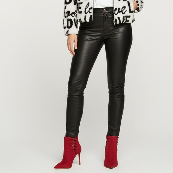 ♥️ NEW! Aldo Tuxedo Women Pointed Toe Canvas Red Ankle Boot ♥️ - Picture 1 of 11